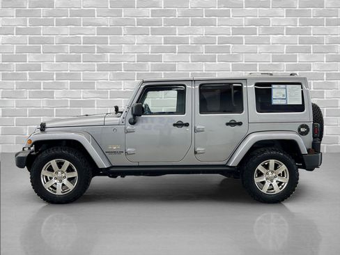 Used 2015 Jeep Wrangler Unlimited Sahara w/ Connectivity Group image 2