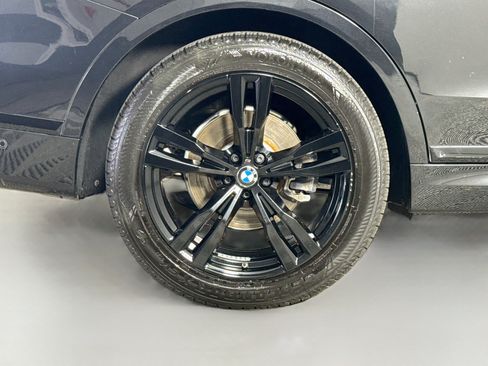 Used 2022 BMW X7 xDrive40i w/ M Sport Package AWD/4WD image 33