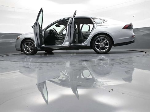 Used 2025 Honda Accord EX-L image 48