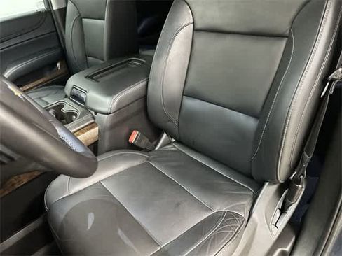 Used 2019 Chevrolet Suburban LT image 10