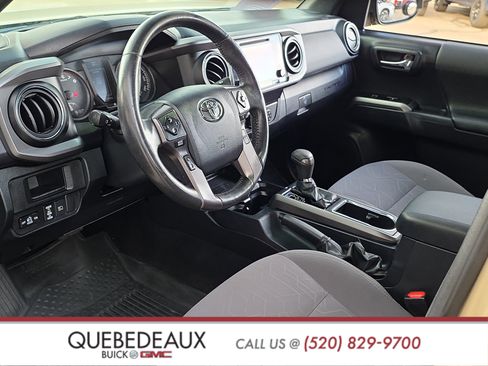 Used 2019 Toyota Tacoma TRD Off-Road image 12