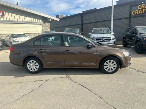 Used 2014 Volkswagen Jetta S image 2