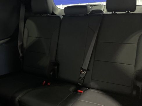 Used 2025 Buick Enclave Preferred image 39