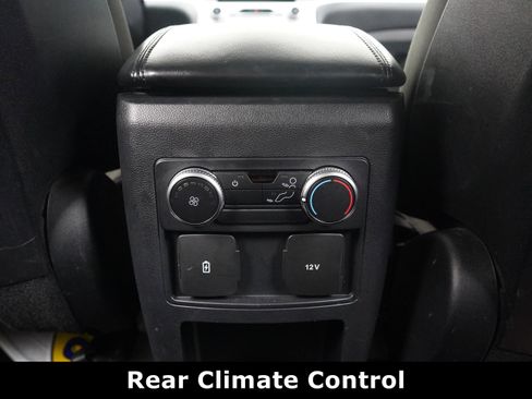 Used 2020 Ford Explorer XLT AWD/4WD image 37