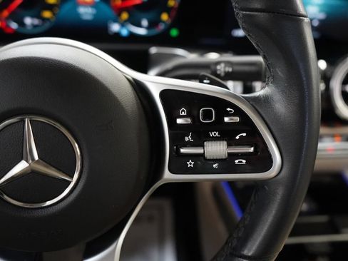 Used 2023 Mercedes-Benz GLB 250 4MATIC image 34