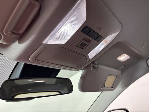 Used 2025 Toyota RAV4 XLE image 38