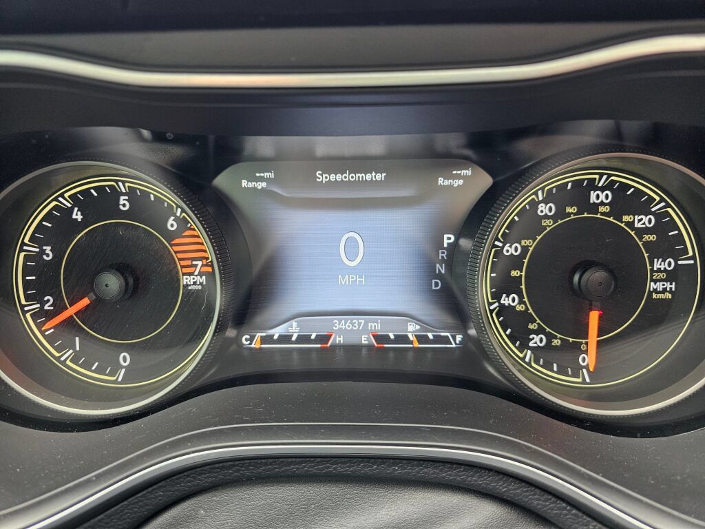 Used 2023 Jeep Cherokee Altitude Lux w/ Elite Group AWD/4WD image 24