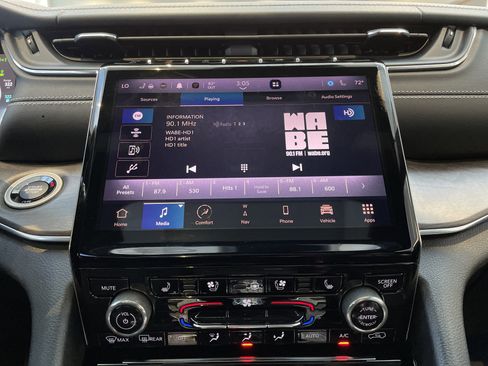 Used 2023 Jeep Grand Cherokee Overland w/ Advanced Protech Group III image 25