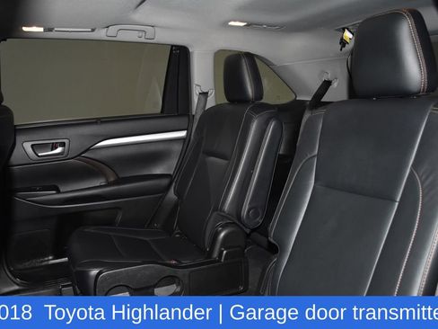 Used 2018 Toyota Highlander XLE AWD/4WD image 28