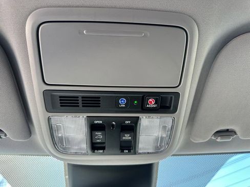 Used 2023 Honda Odyssey Touring image 44