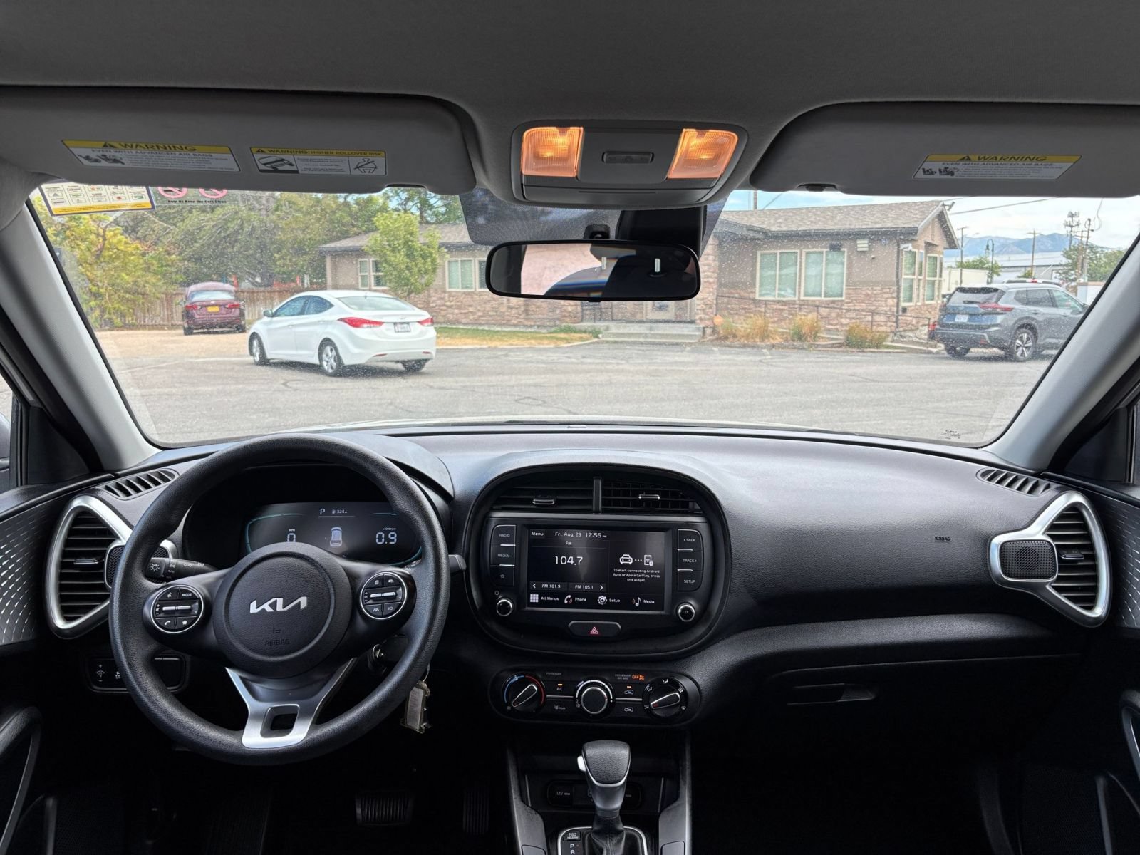 Used 2025 Kia Soul LX w/ LX Technology Package FWD image 30