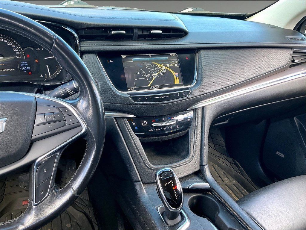 Used 2018 Cadillac XT5 Premium Luxury AWD/4WD image 17