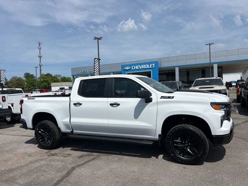 New 2026 Chevrolet Silverado 1500 Custom Trail Boss w/ LPO, Dark Essentials Package AWD/4WD image 2