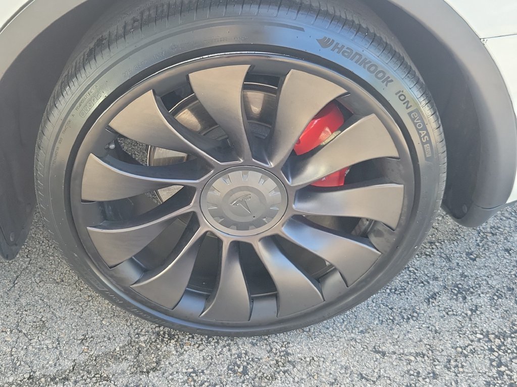 Used 2022 Tesla Model Y Performance AWD/4WD image 13
