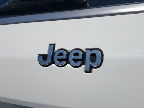 Certified 2023 Jeep Grand Cherokee L Summit w/ Luxury Tech Group V image 10