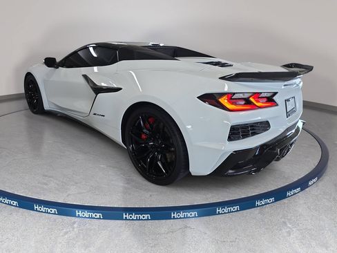 Used 2025 Chevrolet Corvette Z06 w/ Stealth Interior Trim Package RWD image 9