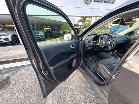Used 2021 Jeep Compass Trailhawk AWD/4WD image 11
