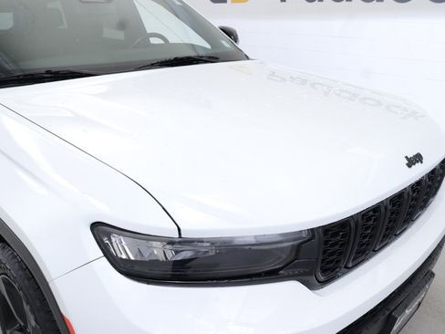 Used 2021 Jeep Grand Cherokee L Laredo image 11