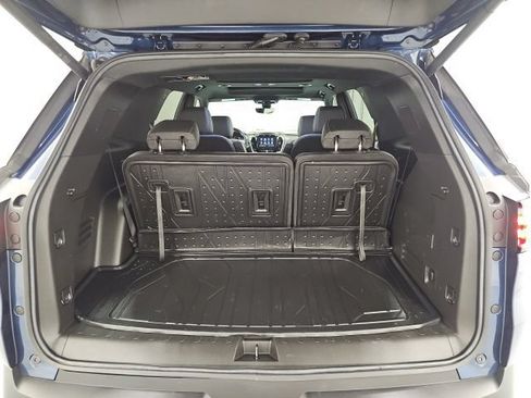 Used 2022 Chevrolet Traverse LT w/ LT Premium Package AWD/4WD image 34