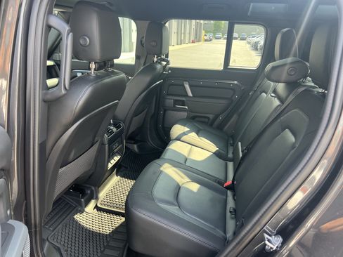 Certified 2024 Land Rover Defender 110 X-Dynamic SE AWD/4WD image 32