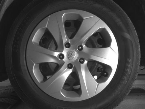 Used 2021 Toyota RAV4 LE FWD image 28