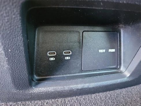 Used 2025 Volkswagen Atlas SE image 16