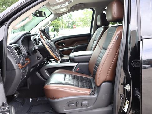 Used 2017 Nissan Titan Platinum Reserve AWD/4WD image 21