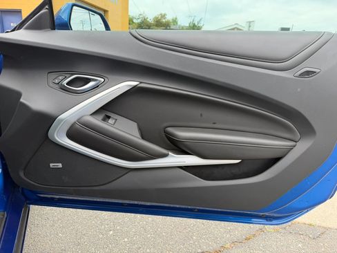 Used 2018 Chevrolet Camaro SS RWD image 15