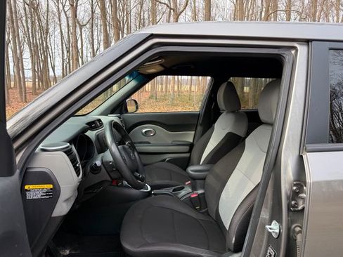 Used 2016 Kia Soul w/ Convenience Package image 7