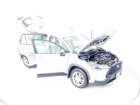Certified 2023 Toyota Corolla Cross L image 19