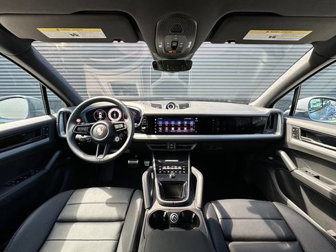Used 2026 Porsche Cayenne E-Hybrid AWD/4WD image 6