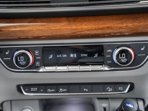 Used 2022 Audi Q5 2.0T Premium w/ Convenience Package image 26