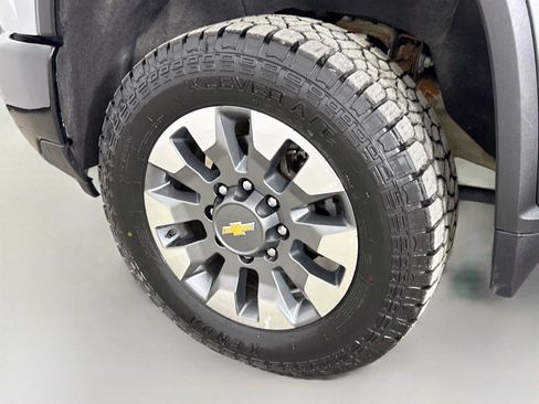Used 2024 Chevrolet Silverado 2500 Custom w/ Custom Value Package AWD/4WD image 30