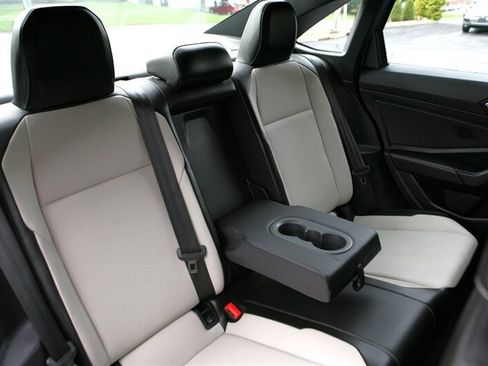 Used 2019 Volkswagen Jetta R-Line FWD image 13