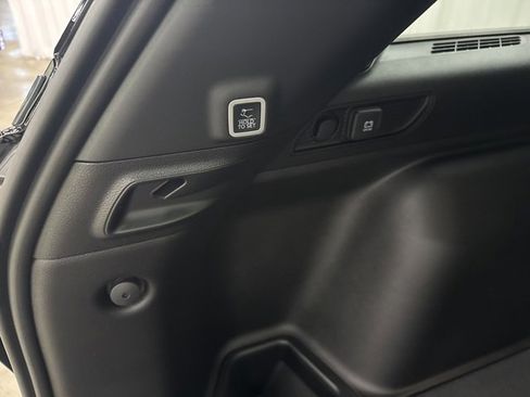 New 2025 Jeep Grand Cherokee Altitude image 29