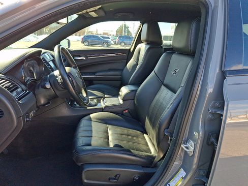 Used 2019 Chrysler 300 S image 12