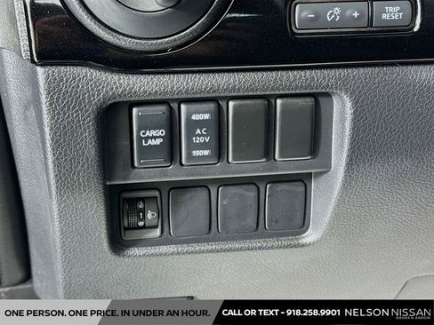 Used 2024 Nissan Titan SV image 10