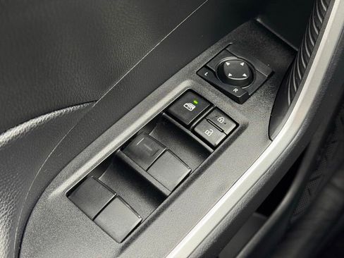 Certified 2025 Toyota RAV4 LE image 31