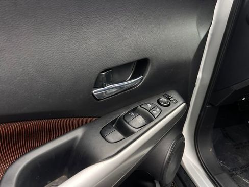 Used 2020 Nissan Kicks SR image 11