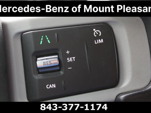 Used 2022 Land Rover Defender 110 image 30