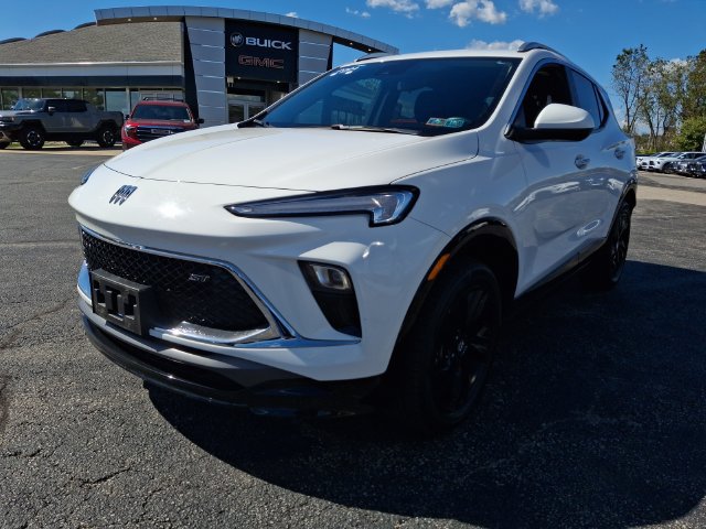 Certified 2024 Buick Encore GX Sport Touring AWD/4WD image 3