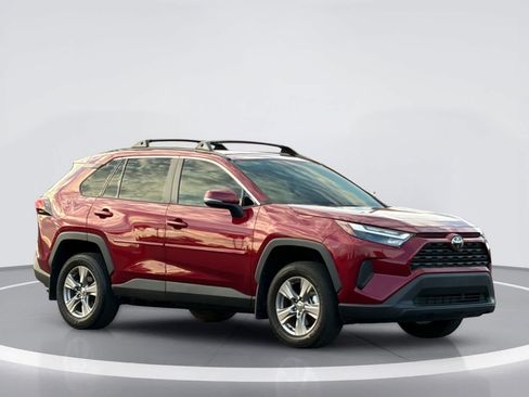 Used 2024 Toyota RAV4 XLE w/ Convenience Package FWD image 5