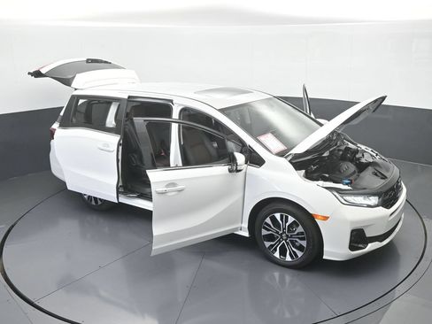 Used 2025 Honda Odyssey Elite image 78