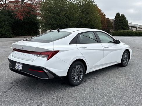 New 2026 Hyundai Elantra Blue image 7