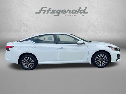 Used 2023 Nissan Altima 2.5 SV AWD/4WD image 3