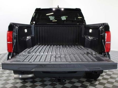 Certified 2025 Toyota Tacoma TRD Off-Road AWD/4WD image 15