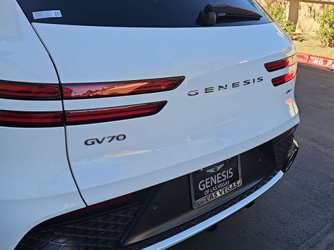 Certified 2023 Genesis GV70 2.5T w/ Sport Prestige Package AWD/4WD image 11
