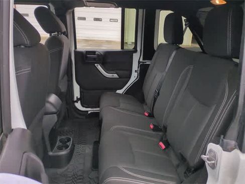 Used 2015 Jeep Wrangler Unlimited Sahara w/ Connectivity Group image 20