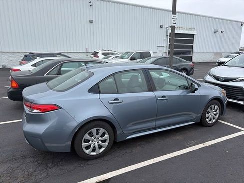 Used 2020 Toyota Corolla LE w/ Carpet Mat Package (TMS) image 2