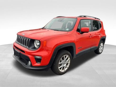 Used 2019 Jeep Renegade Latitude w/ Cold Weather Group AWD/4WD image 2